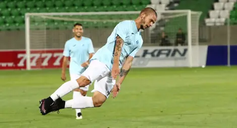 Юлиян Ненов - от играч в Първа до футболист в Трета лига