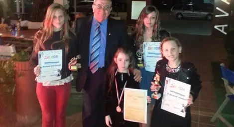 Куп награди донесоха талантливи  певици от детски фестивал в Петрич