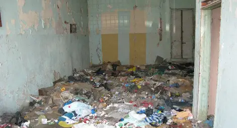 Бездомници превзеха изоставена сграда паметник на културата