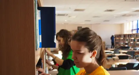 Младежи отбелязаха деня на доброволчеството с 4 акции