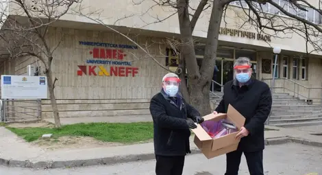 Университетът затрупан с 600 заявки за 3D шлемове за медици  за часове