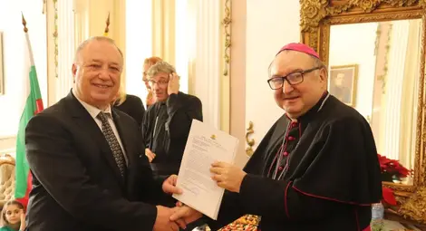 Епископът на Никополската епархия даде тържествен прием за празниците Епископът на Никополската епархия даде тържествен прием за празниците