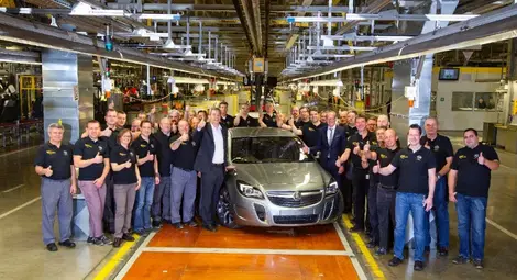 Дебют в завода на Opel в Рюселсхайм: Първата Insignia за Holden