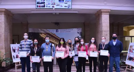 Русенски студенти със златни медали от международна олимпиада по финансова математика