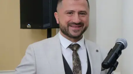 Милен Добрев Милен Добрев