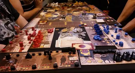 Между &bdquo;Вещиците&ldquo; и &bdquo;Робинзон Крузо&ldquo; Димитър Делев събира 120 настолни игри