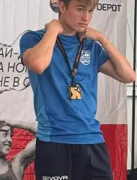 Русенски плувец подобри два  национални рекорда за юноши