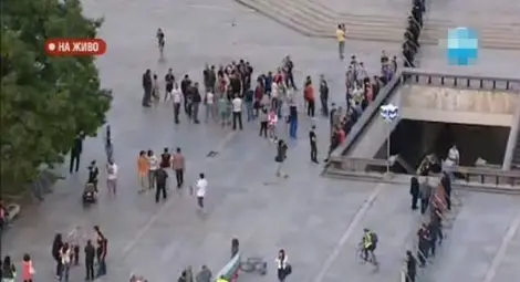 Виктор Николаев: Здрави момчета се струпват около НДК Виктор Николаев: Здрави момчета се струпват около НДК