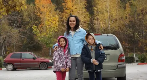 &bdquo;Българската коледа&ldquo; връща слуха на близначетата Божидар и Дарина