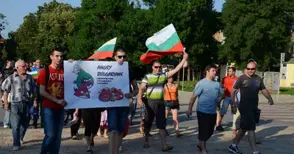 Диригентът на протестите в Русе учи в Глазгоу, но иска да живее в България