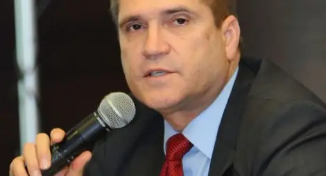 Нова алтернатива скочи на току-що пръкналата се националистическа партия