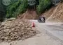 Ограничено е движението между селата Виево и Славейно заради свлечена земна маса