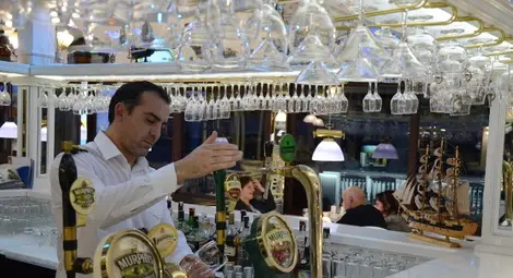 Обновената &bdquo;Тераса&ldquo; кани  русенци на вкусно &bdquo;плаване&ldquo;