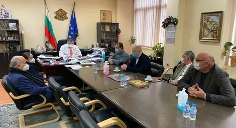 Плащат по 10 лв. за поставена доза ваксина срещу COVID-19