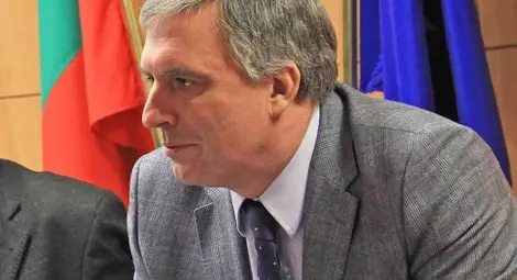 Калфин: На кого му пречи и кого дразни, че искам да предложа алтернатива