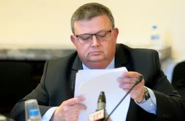 КПКОНПИ публикува писма на командира на ВВС