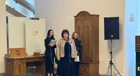 Ученици от девет града се състезават по мебелно производство и дърворезба в Русе Ученици от девет града се състезават по мебелно производство и дърворезба в Русе