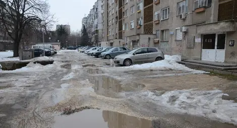&bdquo;Пътинженеринг&ldquo; ще прави новите паркинги около блок &bdquo;Янтра&ldquo;