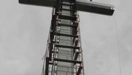  38-метров кръст се извиси над Благоевград /галерия/