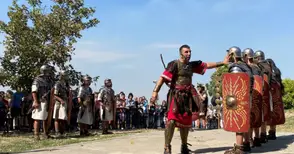 Патриции, легионери и майстори на антични занаяти чакат гости на традиционния Римски пазар