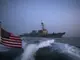 Американски миноносец плава към Черно море
