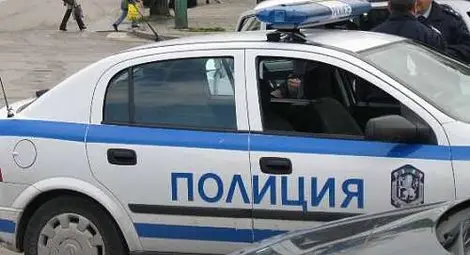 Нагъл крадец хванат от собственика на пежото, което обира посред бял ден