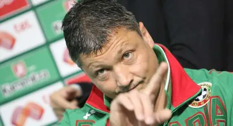 Любослав Пенев остава начело на България