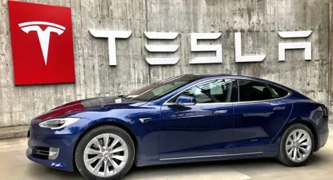 Напълно безпилотната технология при колите на Tesla ще се забави Напълно безпилотната технология при колите на Tesla ще се забави