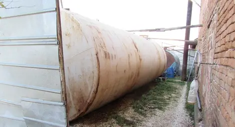 Нелегалната рафинерия в Летница бълвала между 60 и 150 тона гориво 