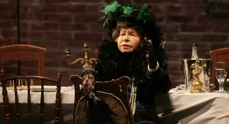 Сатирата посрещна с бурни аплодисменти вечната Стоянка Мутафова Сатирата посрещна с бурни аплодисменти вечната Стоянка Мутафова