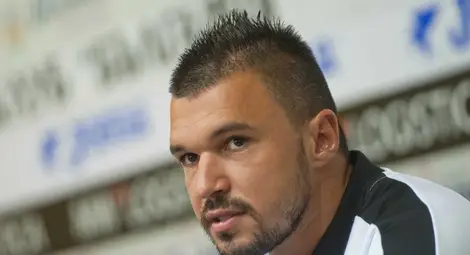 Божинов продължава в швейцарското първенство Божинов продължава в швейцарското първенство