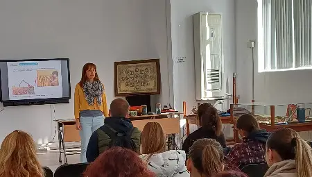 Ученици от Русе научиха как ненужният текстил се превръща в ресурс Ученици от Русе научиха как ненужният текстил се превръща в ресурс