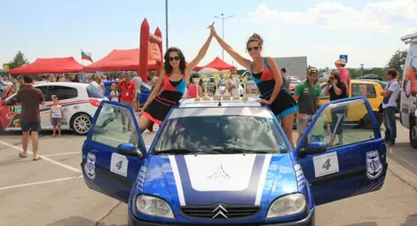 Хвърлена от татко ръкавица родила най-бързия дамски тандем в България