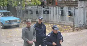 Син забил нож в гърдите на баща си след туба вино