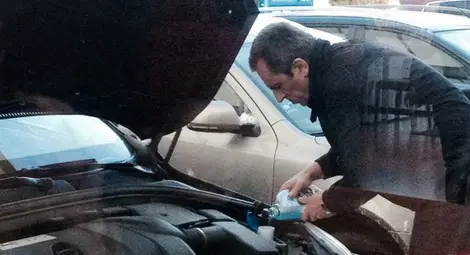 Орешарски си тръгнал от кабинета с нов джип Орешарски си тръгнал от кабинета с нов джип