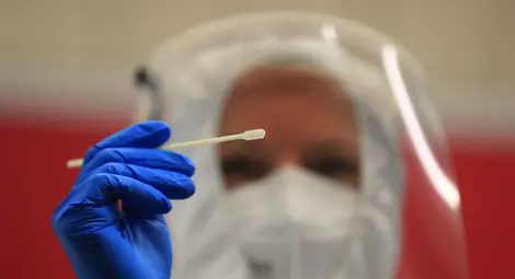 4828 са новозаразените с коронавирус - 41% от тестваните, починали са 131 4828 са новозаразените с коронавирус - 41% от тестваните, починали са 131