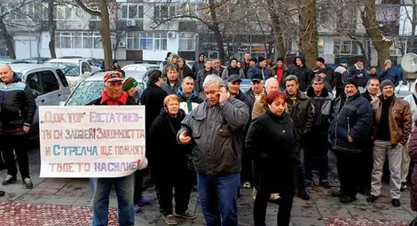 Стрелча ръкопляска на решението за оставяне на Иван Евстатиев в ареста