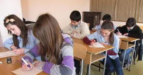 Проверяват училища  за незаконно събиране на пари от деца и родители