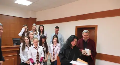 Първа среща между ученици и магистрати в Русе по образователна програма на МОН и ВСС /галерия/