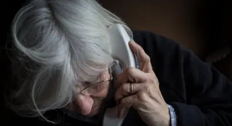 Нова гавра на телефонните измамници: Карат жертвата да помаха, преди да хвърли парите Нова гавра на телефонните измамници: Карат жертвата да помаха, преди да хвърли парите