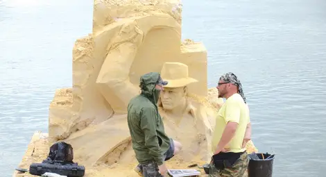 Рок версията на &bdquo;Аз съм българче&ldquo; с премиера на дунавската Алея Холивуд