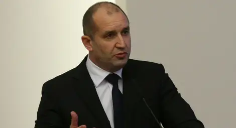 До минути Радев публикува стенограмата за КТБ