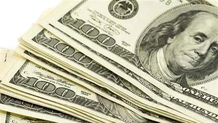 Силният долар натиска надолу петрола Силният долар натиска надолу петрола