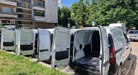 4 нови автомобила за социални услуги в Русе