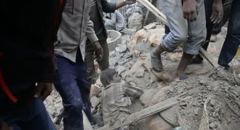 Ново чудо в Катманду: Откриха живо момче в руините