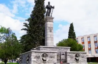 Инж. Георги Атанасов дарява за построяването на паметника на Хаджи Димитър в Сливен