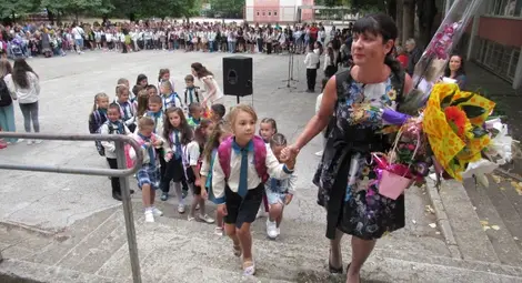 Лъч надежда - и първолаците, и учениците общо са повече от миналата година