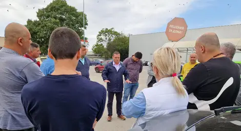 Пенчо Милков се срещна с русенските таксиметрови шофьори