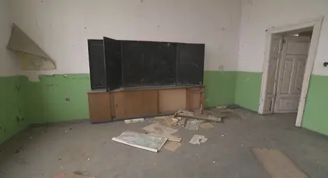 Ученици от с. Бъзън искат да откупят и ремонтират местното училище