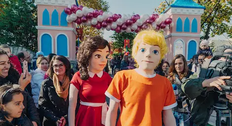 Боби и Кели били на промоция &bdquo;Плати едно, вземи две&ldquo;